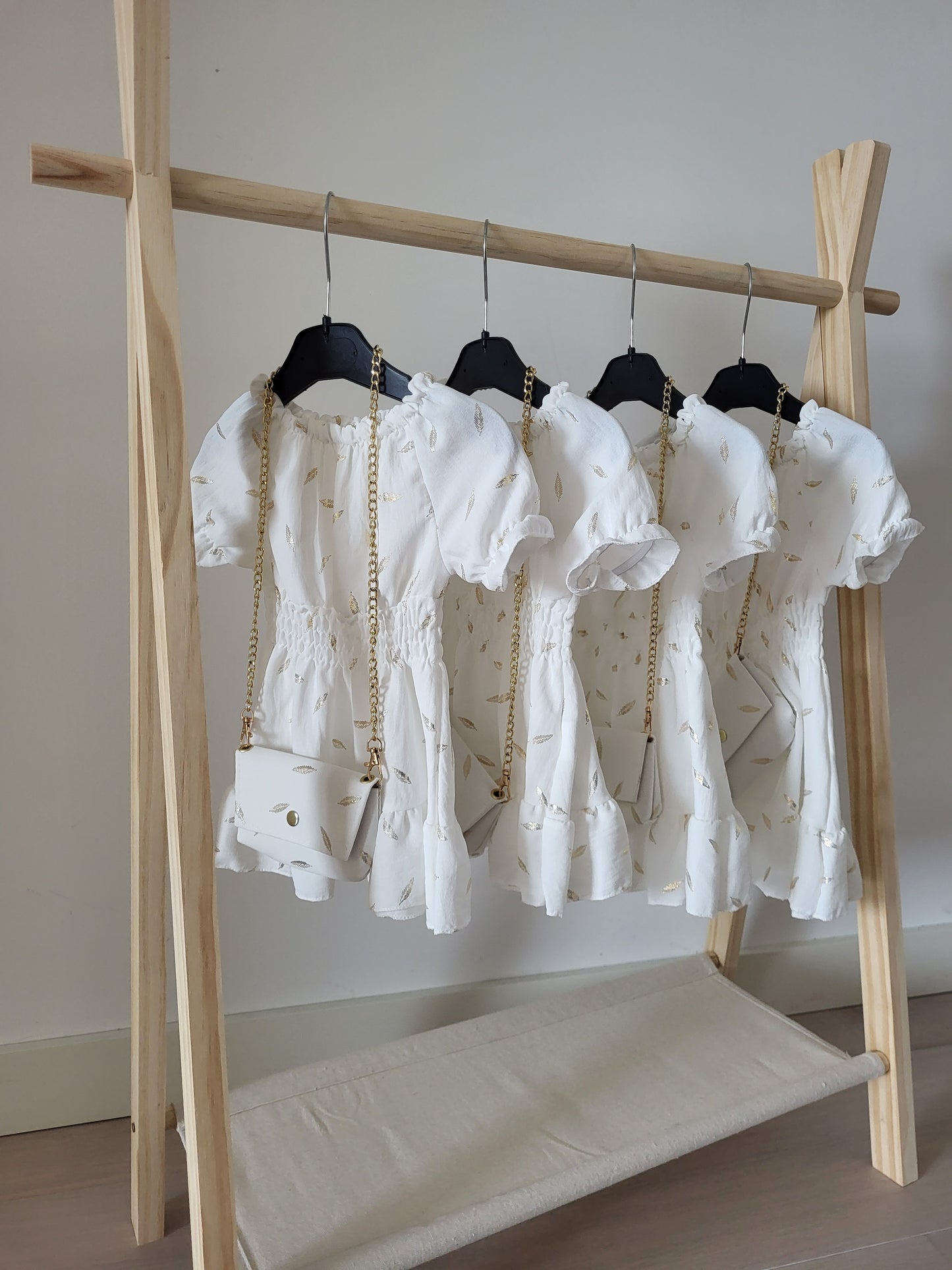 Meisjesjurk met Gouden Details en Schoudertasje