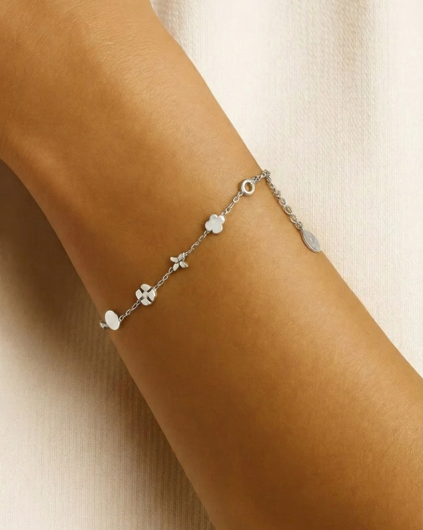 Zilverkleurige Bedelarmband met Clover