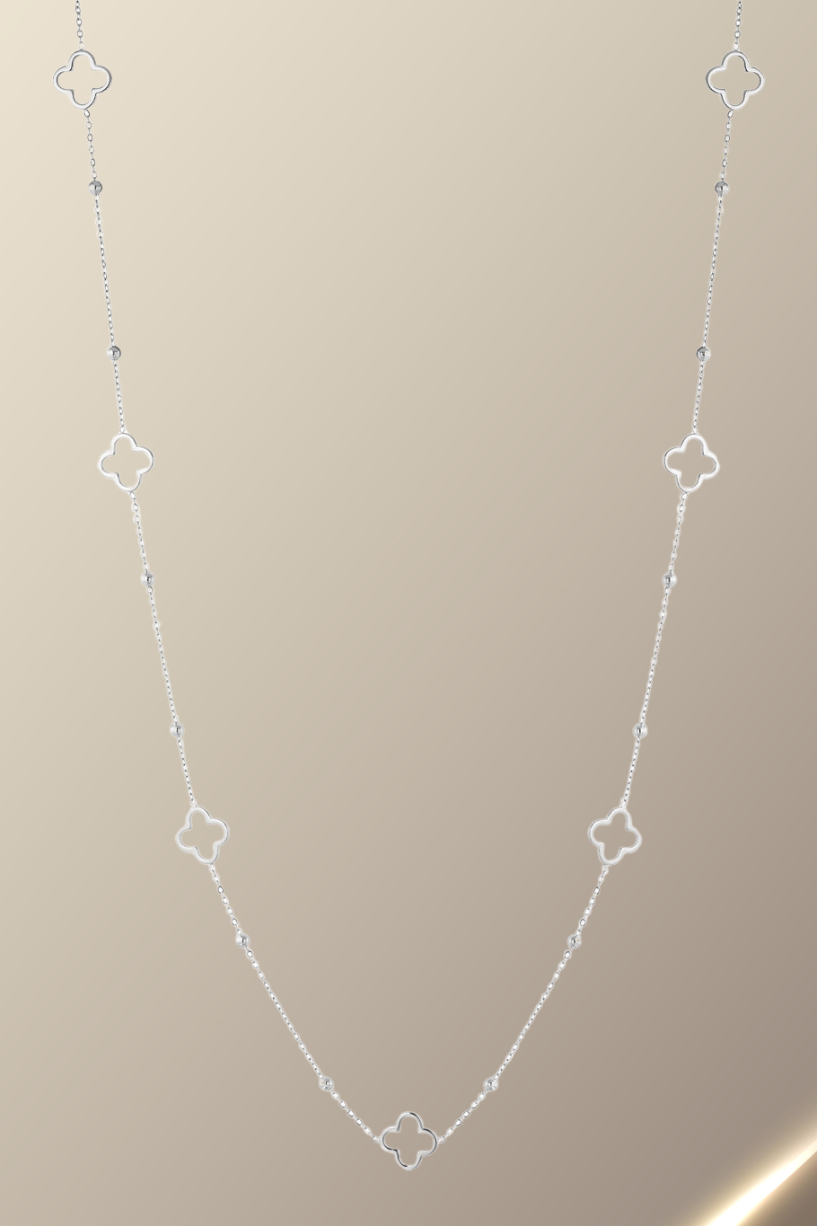 Long Necklace met Clover Bedels