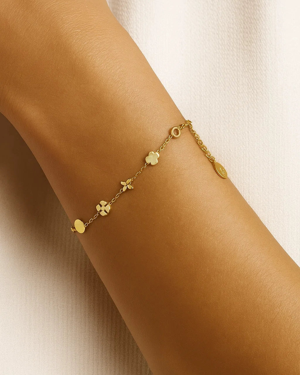 Goudkleurige Bedelarmband met Clover