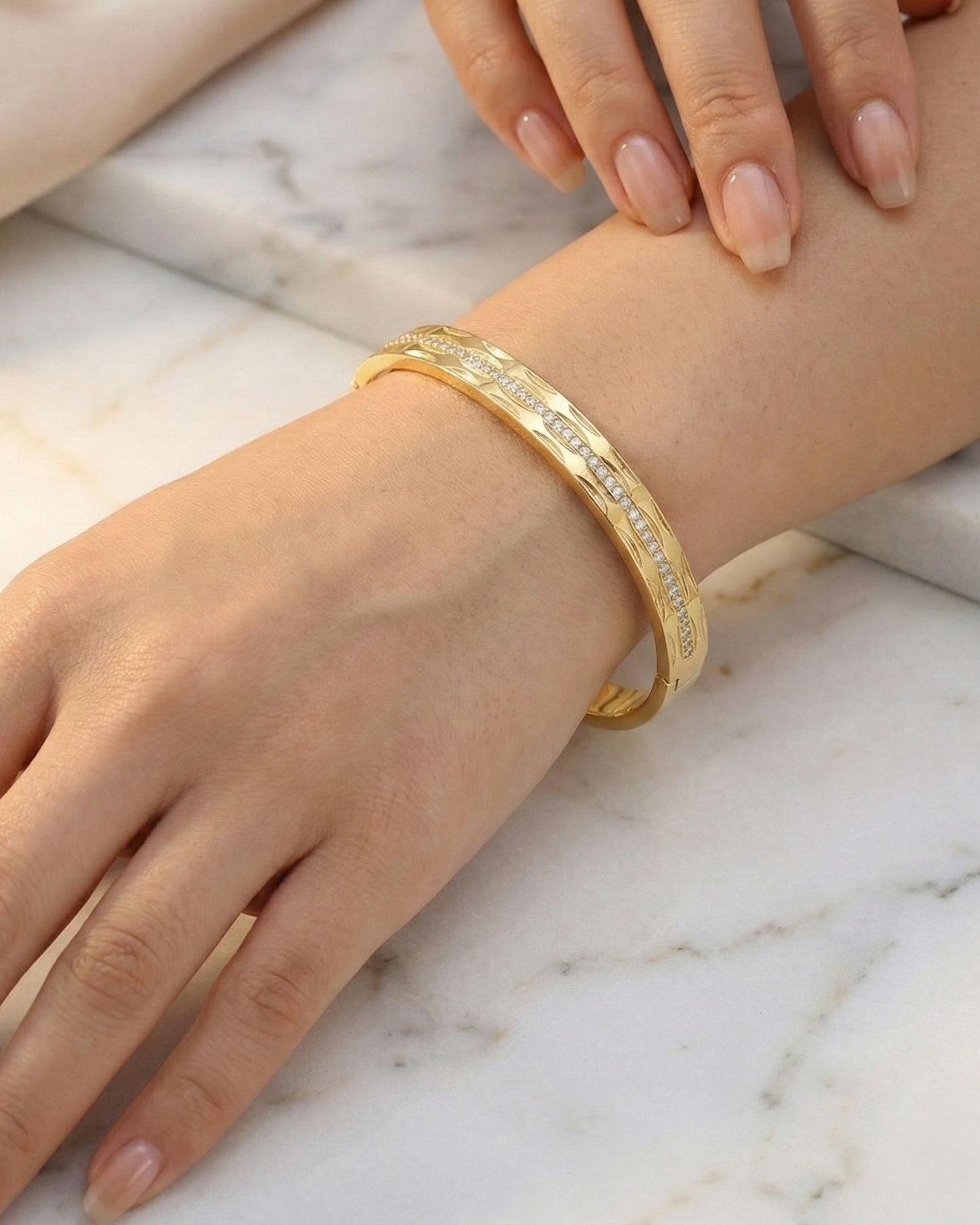 Golden Horizon Bangle Armband