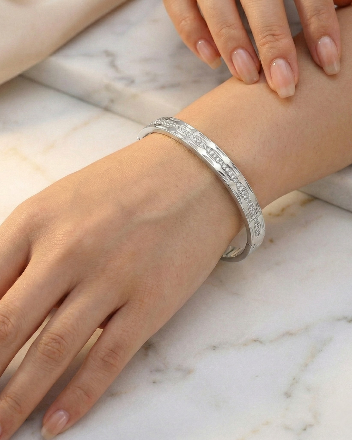 Silver Horizon Bangle Armband