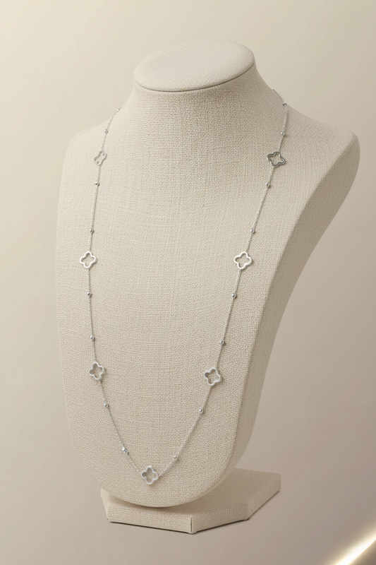 Long Necklace met Clover Bedels